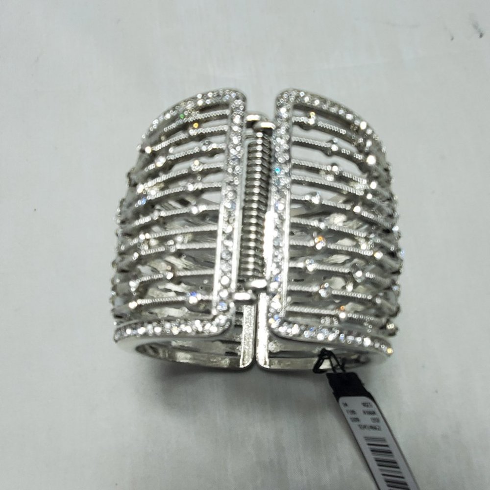 Cache rhinestone silver hinged metal bangle bracelet - Picture 5 of 9